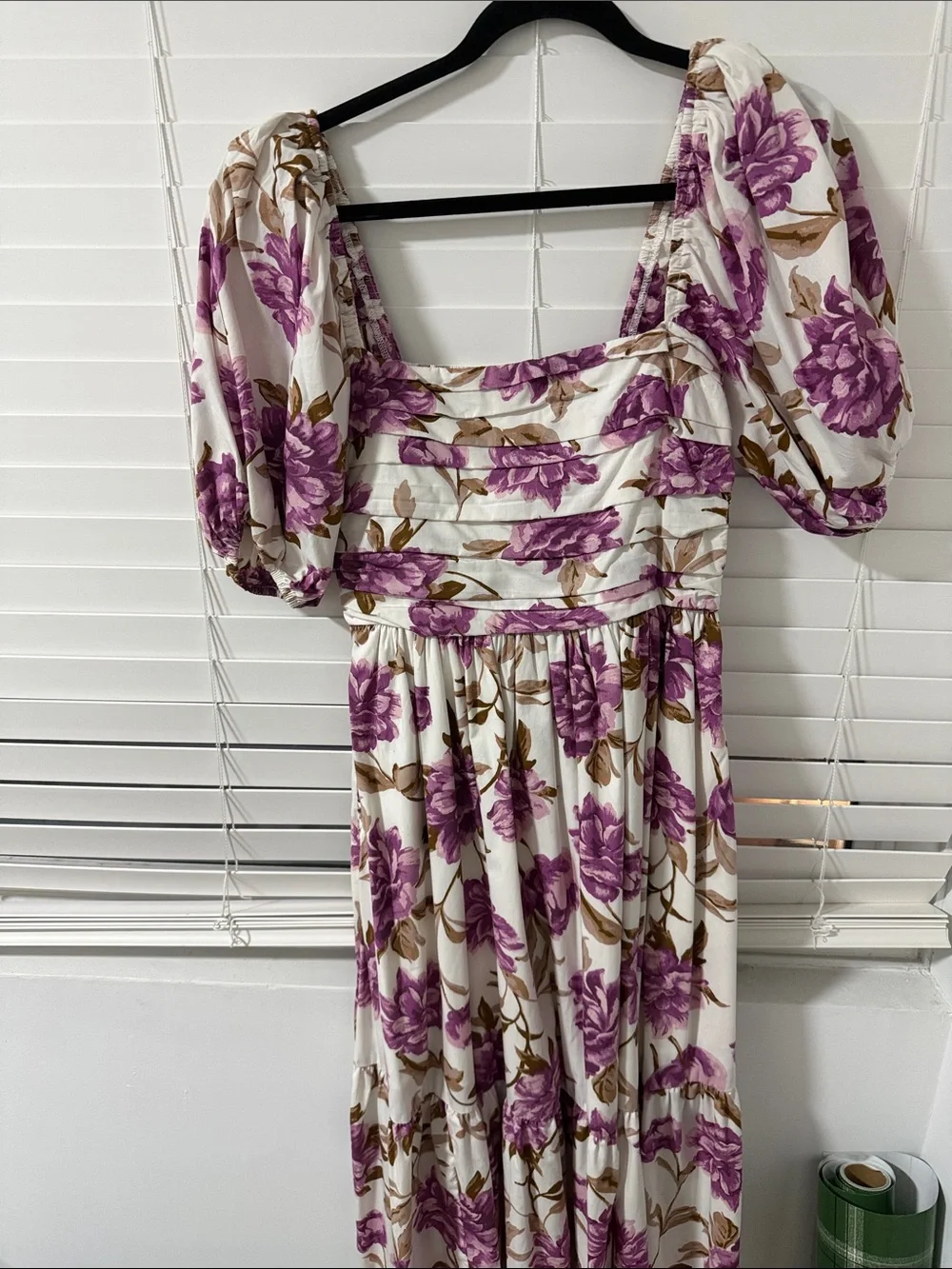 Abercrombie and Fitch White Floral Puff-Sleeve Maxi Dress